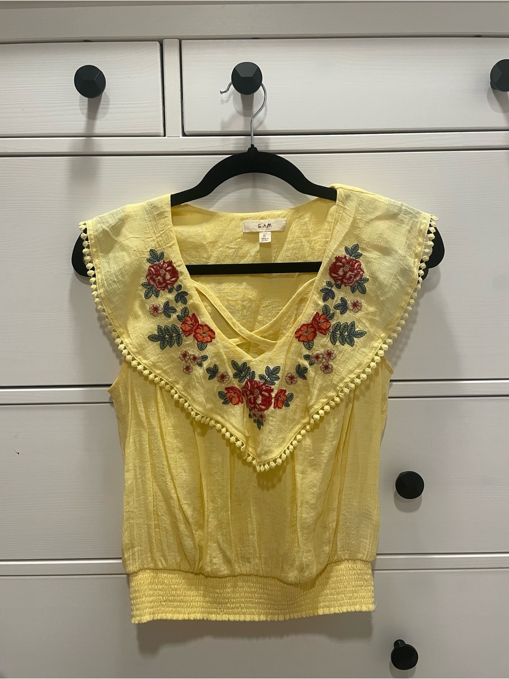 E&M Yellow Embroidered Pom-Pom V-Neck Sleeveless Blouse
